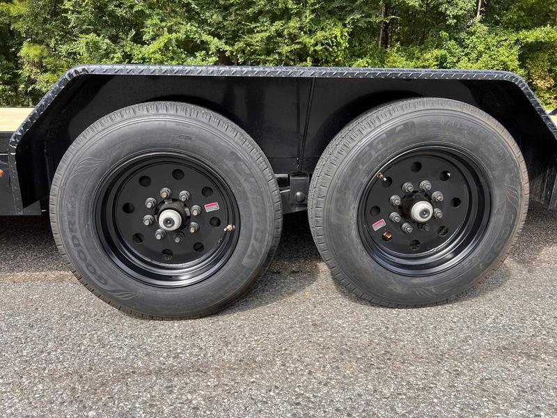 2025 STT 83x24 16K equipment trailer - axle view