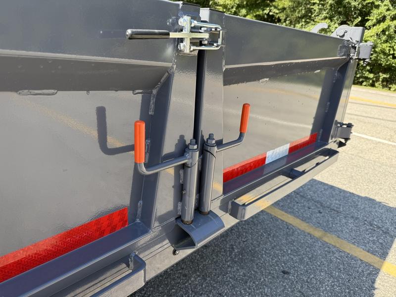 2025 STT 7x14 14K Dump Trailer with scissor hoist - hoist detail view